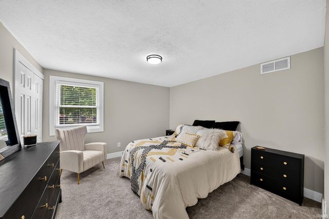 16333 Barna Drive, Granger, IN 46530