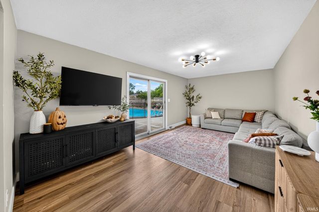 16333 Barna Drive, Granger, IN 46530
