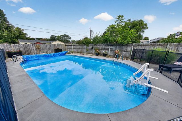 16333 Barna Drive, Granger, IN 46530