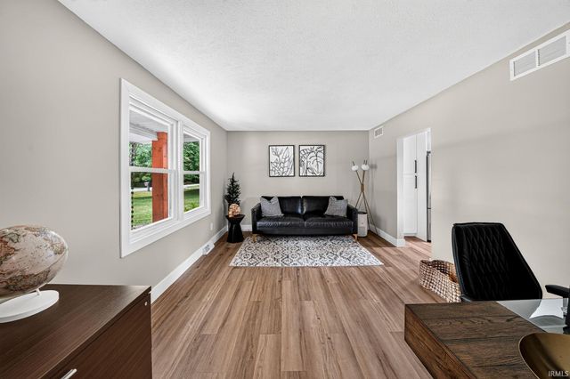 16333 Barna Drive, Granger, IN 46530