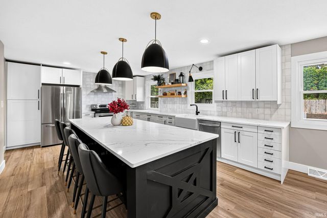 16333 Barna Drive, Granger, IN 46530