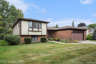 5982 Slate Drive, Troy, MI 48085