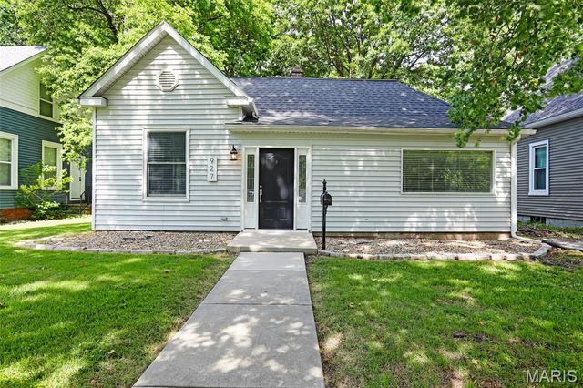 927 Troy Road, Edwardsville, IL 62025