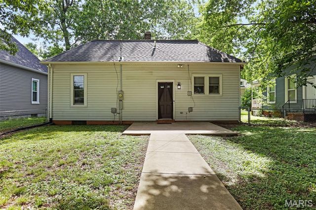 927 Troy Road, Edwardsville, IL 62025