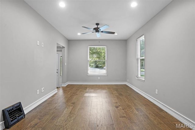 927 Troy Road, Edwardsville, IL 62025