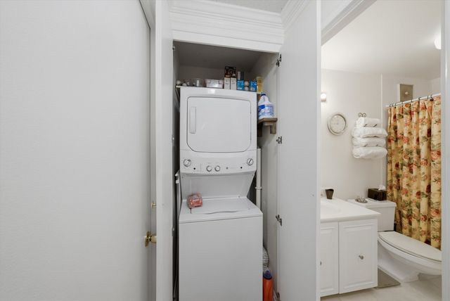 2000 Saint Regis Drive 2L, Lombard, IL 60148