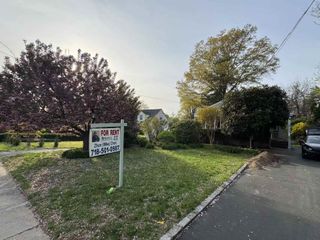 98 Glenwood Road, Glenwood Landing, NY 11547