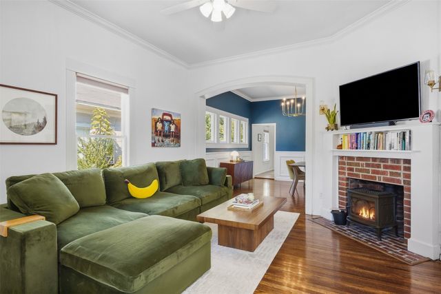 2227 College Avenue, Fort Worth, TX 76110