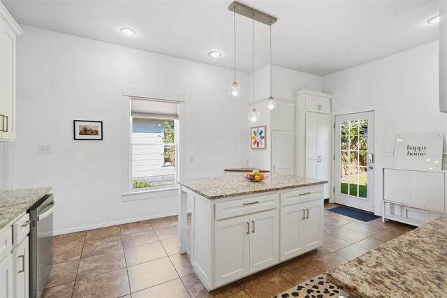 2227 College Avenue, Fort Worth, TX 76110