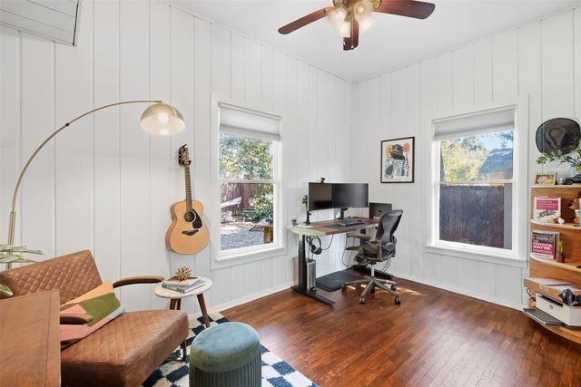 2227 College Avenue, Fort Worth, TX 76110