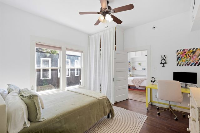 2227 College Avenue, Fort Worth, TX 76110
