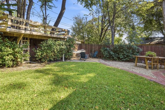 2227 College Avenue, Fort Worth, TX 76110
