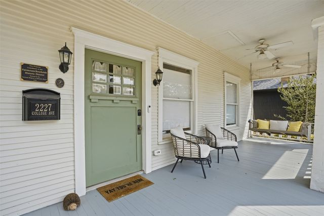 2227 College Avenue, Fort Worth, TX 76110