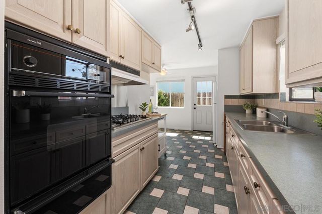 5333 Palmyra Ave, San Diego, CA 92117