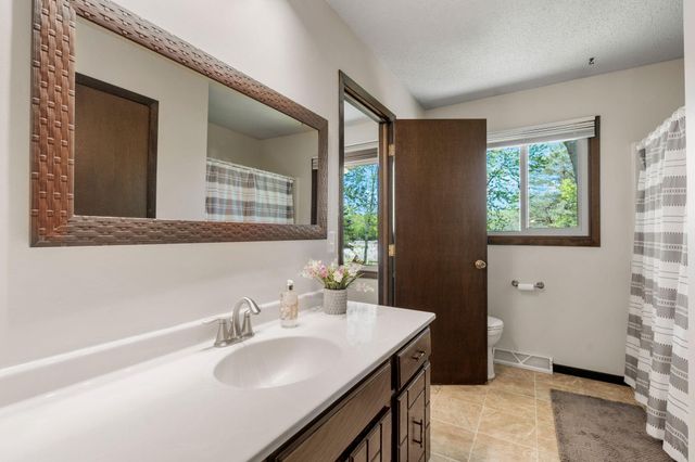6605 Chesshire Lane N, Maple Grove, MN 55311