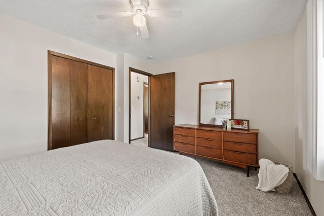 6605 Chesshire Lane N, Maple Grove, MN 55311