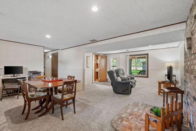 6605 Chesshire Lane N, Maple Grove, MN 55311