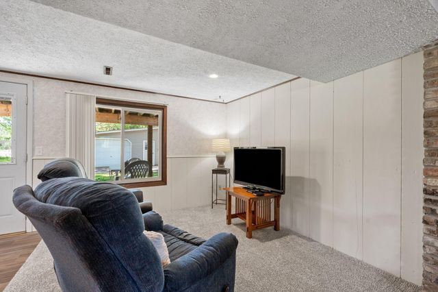 6605 Chesshire Lane N, Maple Grove, MN 55311