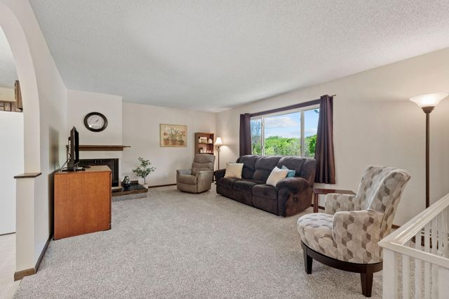 6605 Chesshire Lane N, Maple Grove, MN 55311