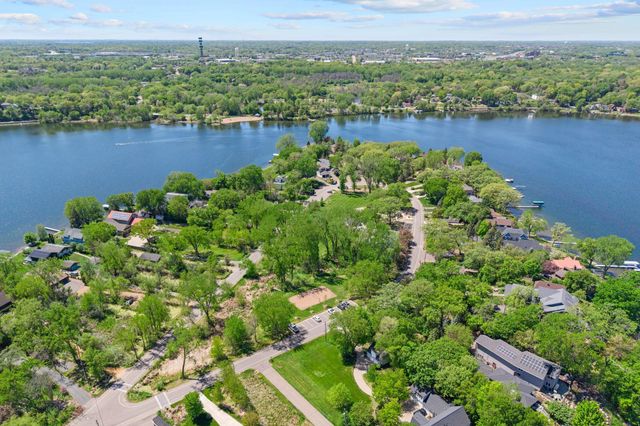 6605 Chesshire Lane N, Maple Grove, MN 55311
