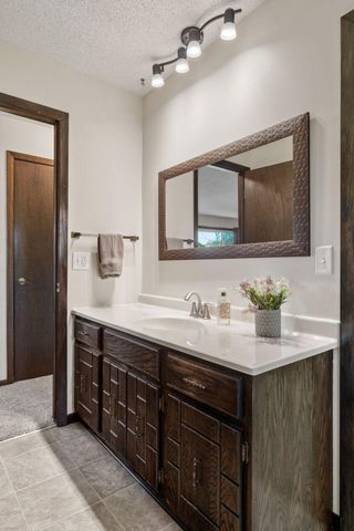 6605 Chesshire Lane N, Maple Grove, MN 55311
