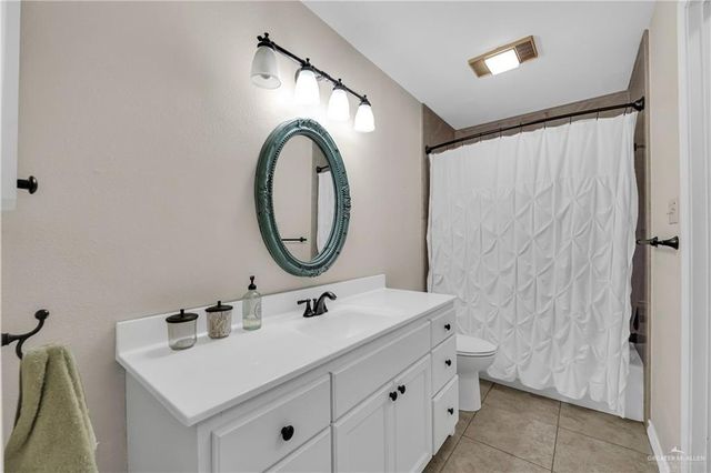 912 Palm Drive, Alamo, TX 78516