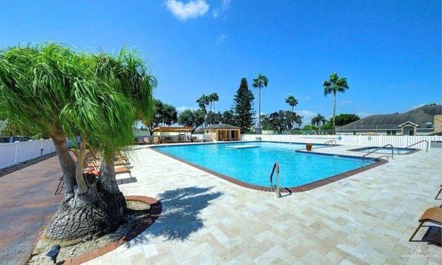 912 Palm Drive, Alamo, TX 78516