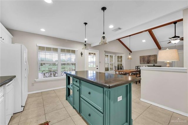 912 Palm Drive, Alamo, TX 78516