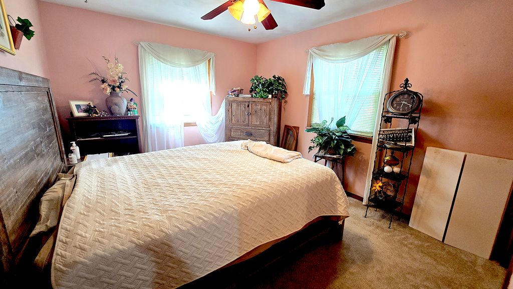 Image 21 of property listing at 18 Bonanza Drive, Centralia, IL 62801