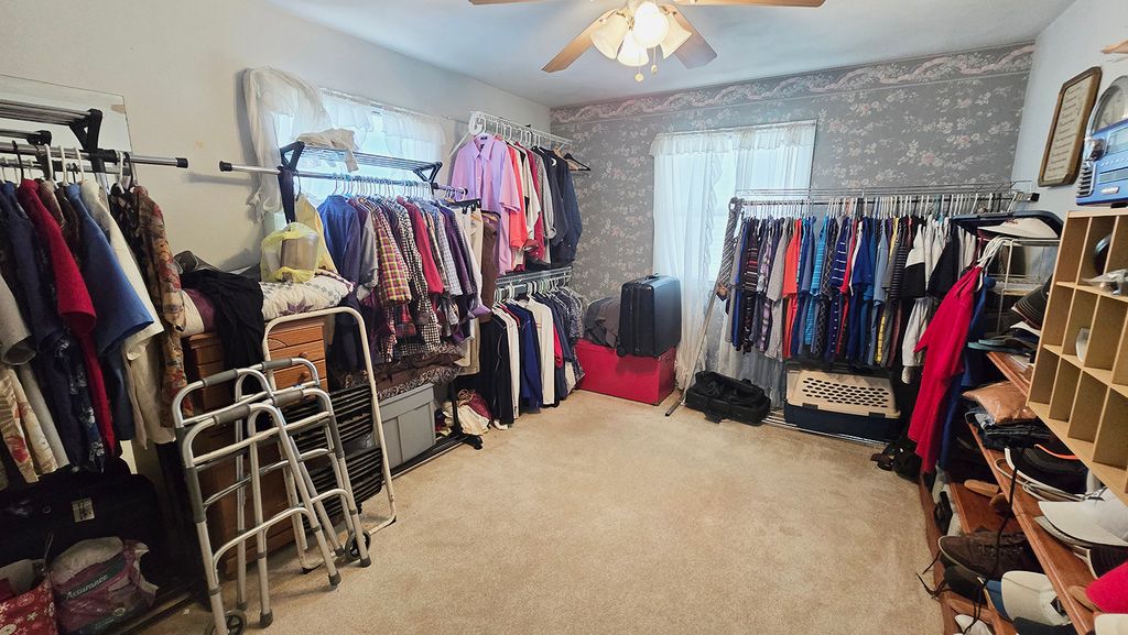 Image 27 of property listing at 18 Bonanza Drive, Centralia, IL 62801