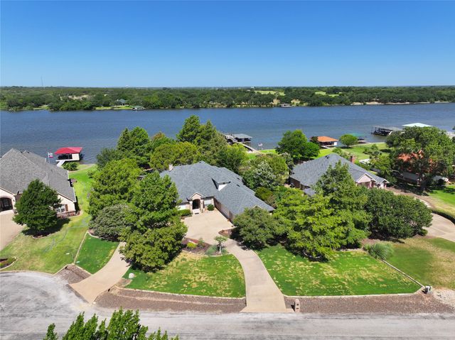 702 Pintail Court, Granbury, TX 76049