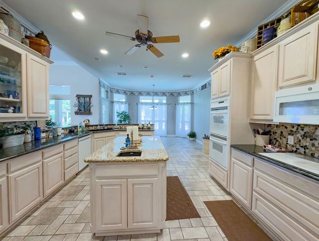 702 Pintail Court, Granbury, TX 76049