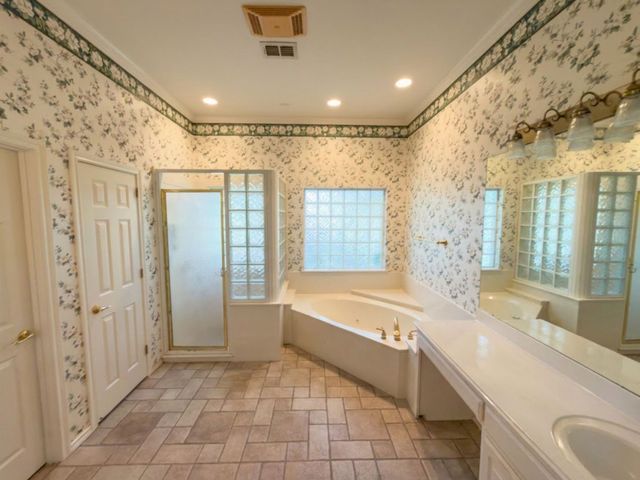 702 Pintail Court, Granbury, TX 76049
