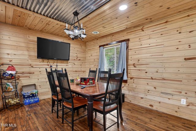 11343 Robinson Hollow Road, Coeburn, VA 24230