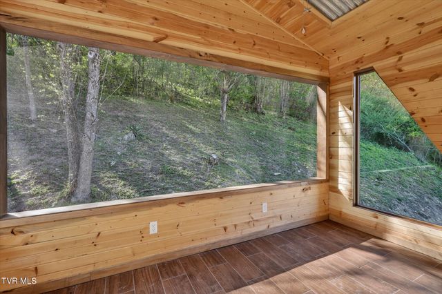 11343 Robinson Hollow Road, Coeburn, VA 24230