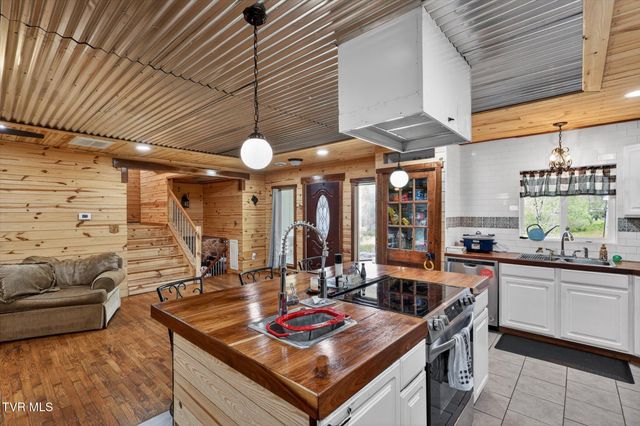 11343 Robinson Hollow Road, Coeburn, VA 24230