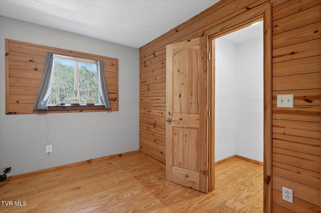 11343 Robinson Hollow Road, Coeburn, VA 24230