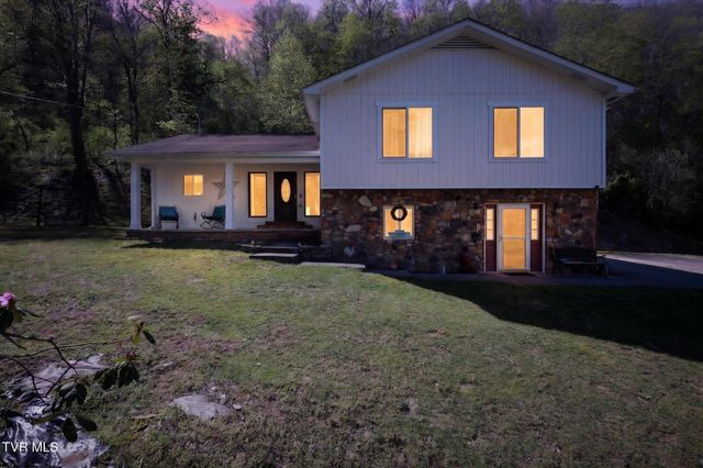 11343 Robinson Hollow Road, Coeburn, VA 24230