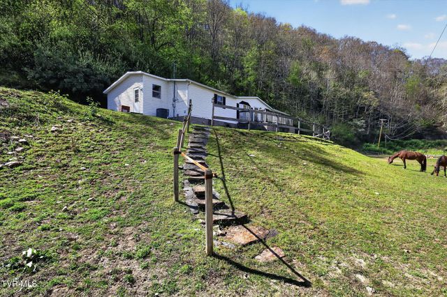 11343 Robinson Hollow Road, Coeburn, VA 24230
