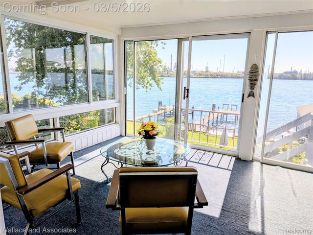 2712 Military Street, Port Huron, MI 48060