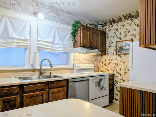 2712 Military Street, Port Huron, MI 48060