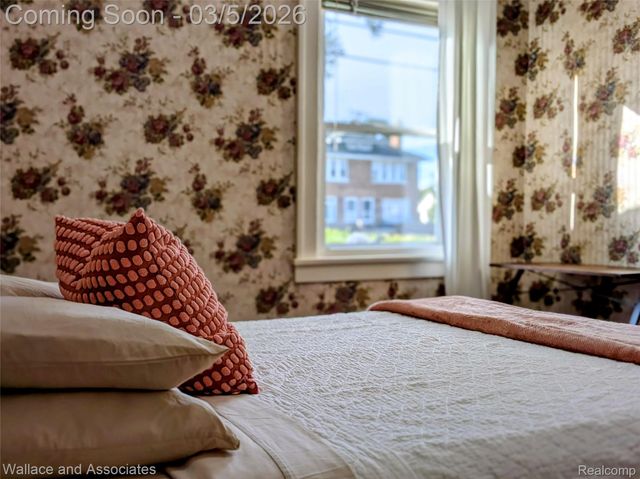 2712 Military Street, Port Huron, MI 48060