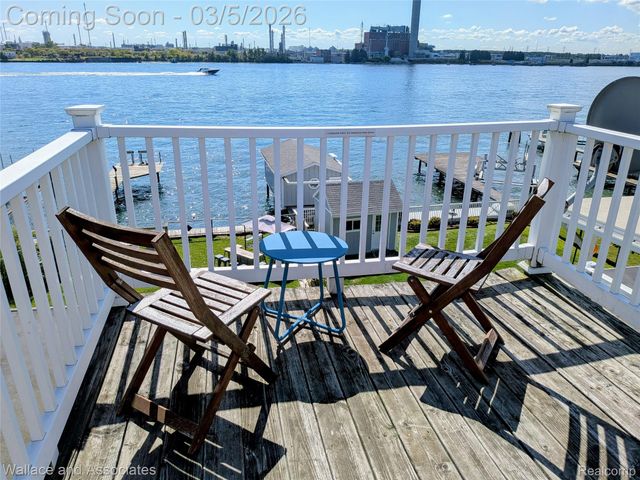 2712 Military Street, Port Huron, MI 48060