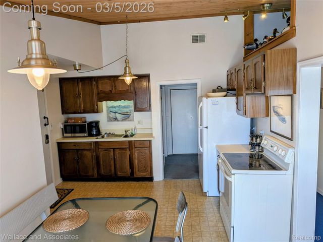 2712 Military Street, Port Huron, MI 48060