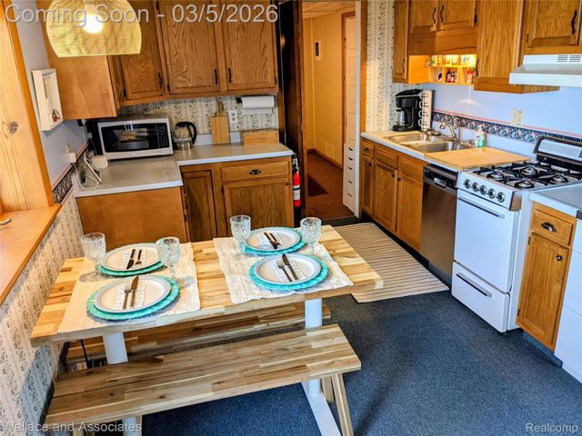 2712 Military Street, Port Huron, MI 48060