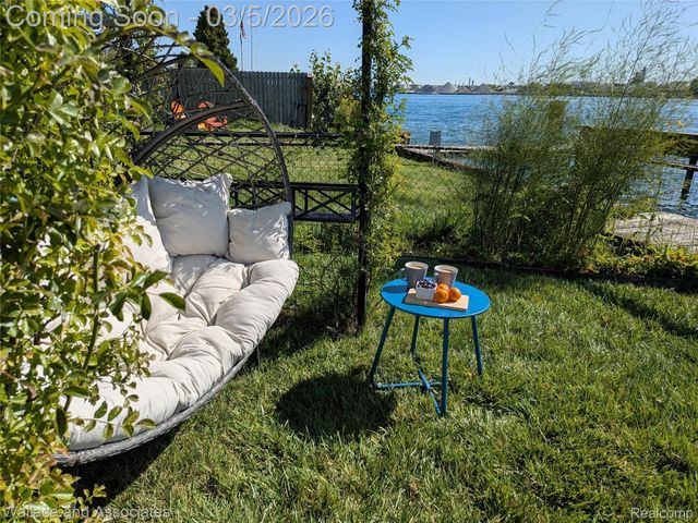 2712 Military Street, Port Huron, MI 48060