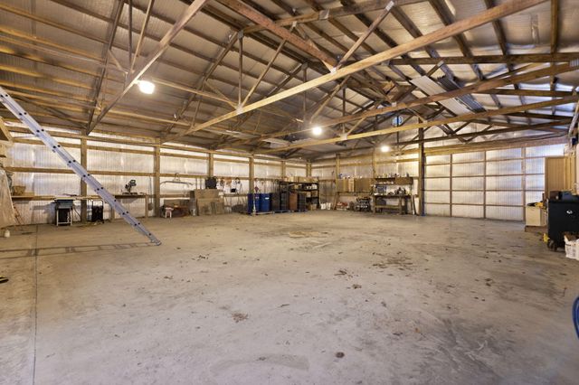 225 Hilltop Road, East Bernstadt, KY 40729