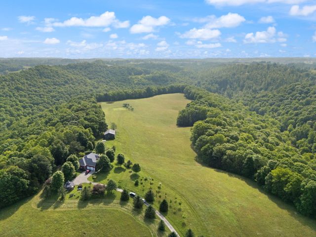 225 Hilltop Road, East Bernstadt, KY 40729