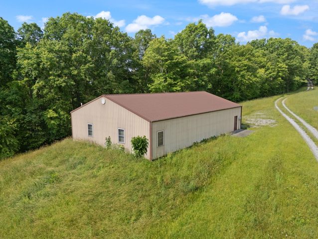 225 Hilltop Road, East Bernstadt, KY 40729