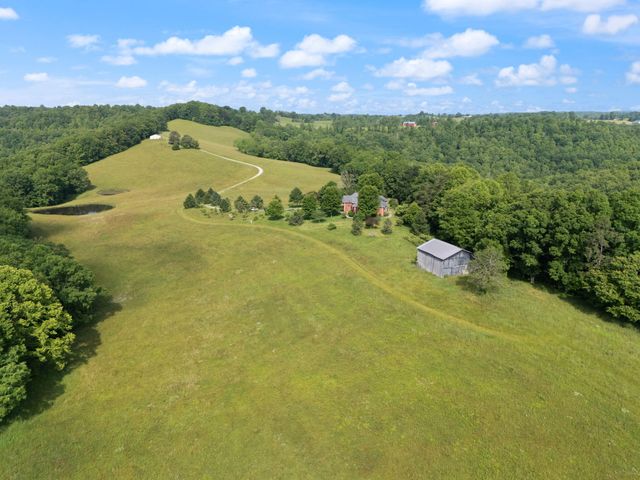 225 Hilltop Road, East Bernstadt, KY 40729
